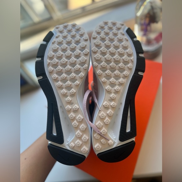 NWT Women's Nike Run Swift - Picture 10 of 10